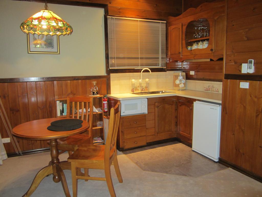 Willowlake Cottages Howqua Bagian luar foto