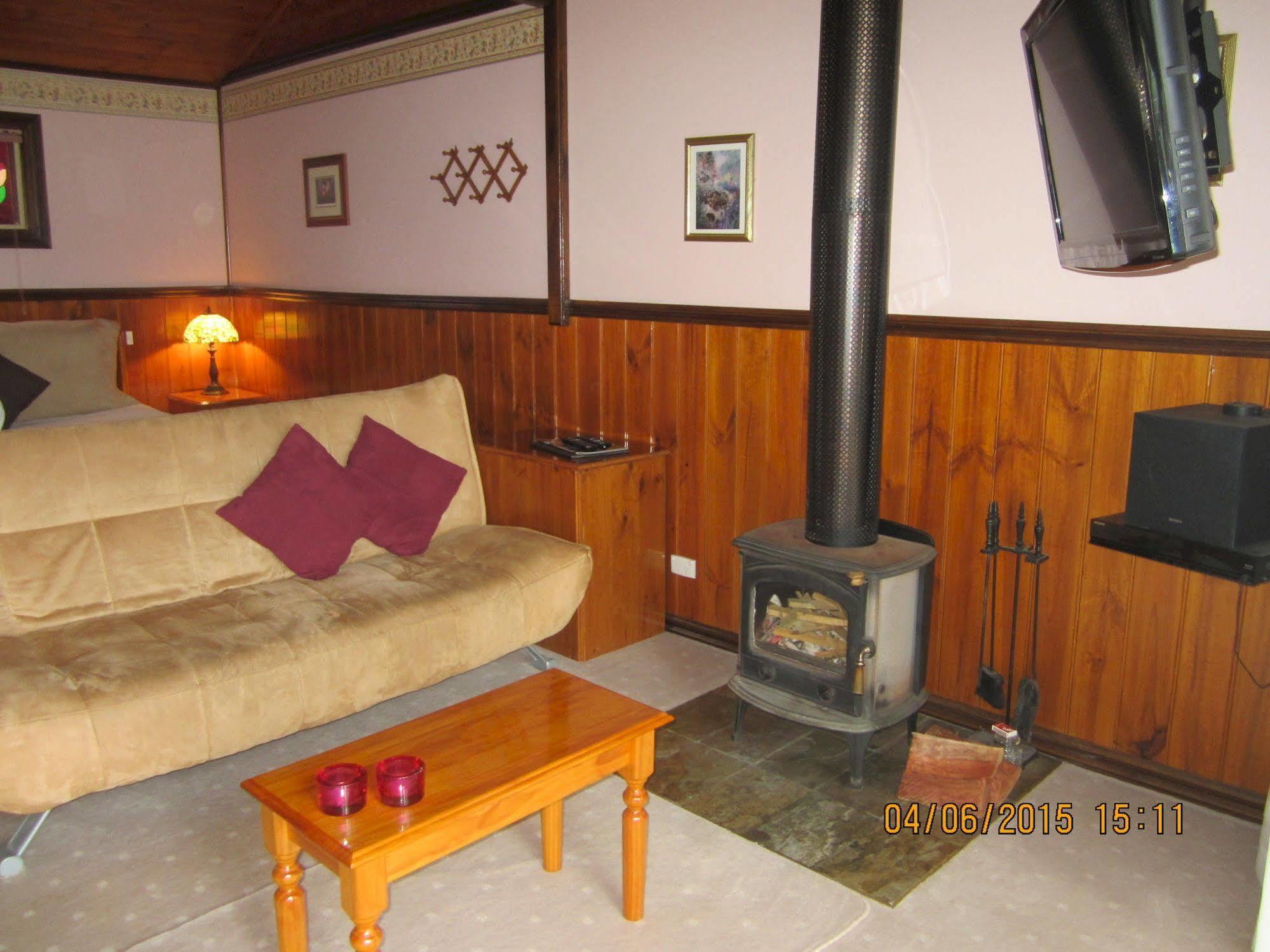 Willowlake Cottages Howqua Bagian luar foto